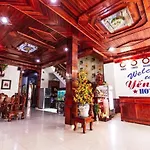 Khách sạn Yến Hà